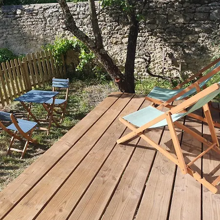 Chalet En Bois Independant Avec Terrasse Et Jardin