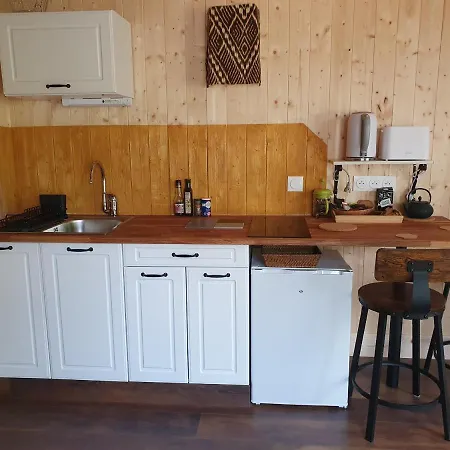 En Bois Independant Avec Terrasse Et Jardin Villevieille