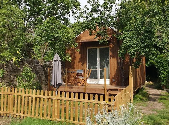 En Bois Independant Avec Terrasse Et Jardin *